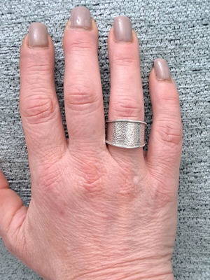 Silver Wide Ring with Hammered Texture like new