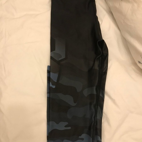 Athlon camouflage women's leggings new, size medium fits small