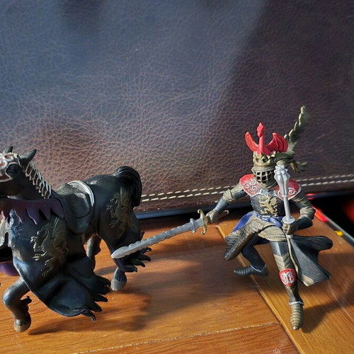 Figures horses and knights like new, decorative plastic