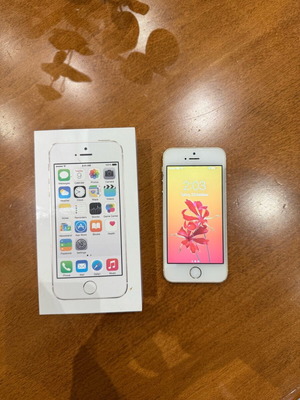 iPhone 5s Gold 16GB σε άριστη κατάσταση με αυθεντικό κουτί