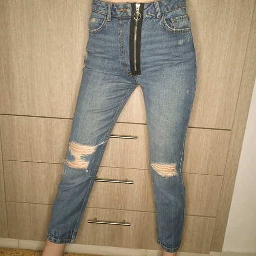 Bershka women's jeans like new, size 34, blue with rips