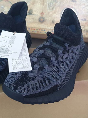 Adidas Yeezy 350 V2 CMPCT sneakers brand new size 40 black
