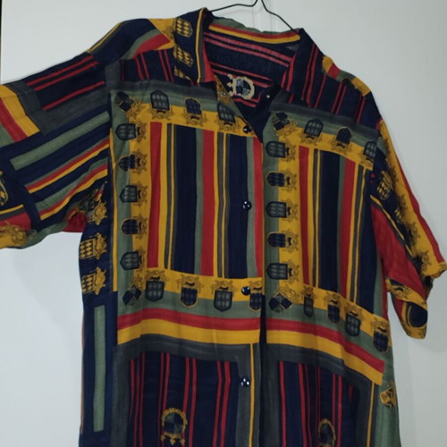 Shirt with intricate pattern like new, multicolor and black, size L