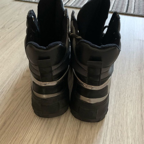 Boots Arvylaki Famous Shoes black, like new