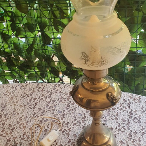 Lamp like new with glass shade, height 45 cm