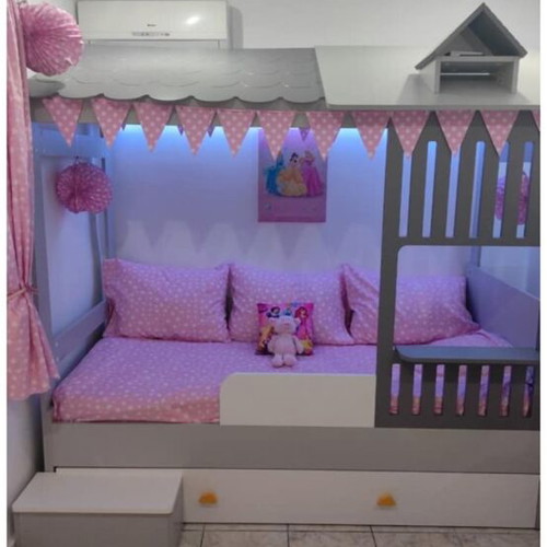 Children's bed house with mattress like new