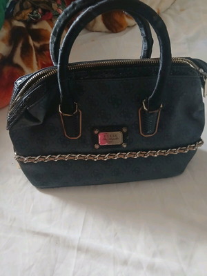 Guess handbag like new authentic