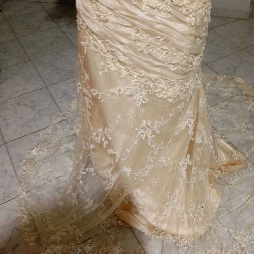 Ivory wedding dress satin fabric, embroidered tulle, size L 40 12, like new