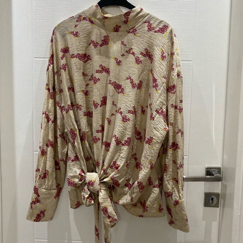 Zara women's blouse new, beige with floral pattern and front tie
