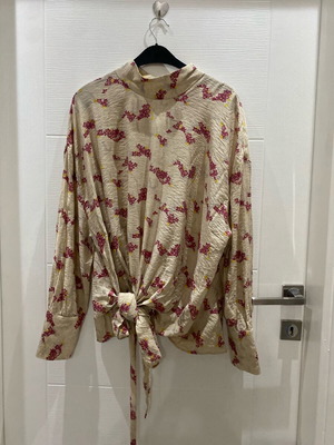 Zara women's blouse new, beige with floral pattern and front tie