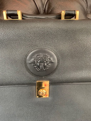 Τσάντα χαρτοφύλακας Versace μεταχειρισμένη, δερμάτινη, μαύρη