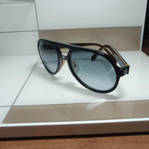 Fendi sunglasses new, black and brown