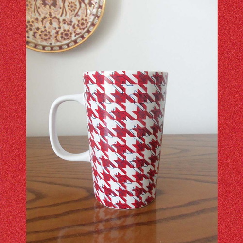 Starbucks Red & White Houndstooth Holiday Mug used, porcelain