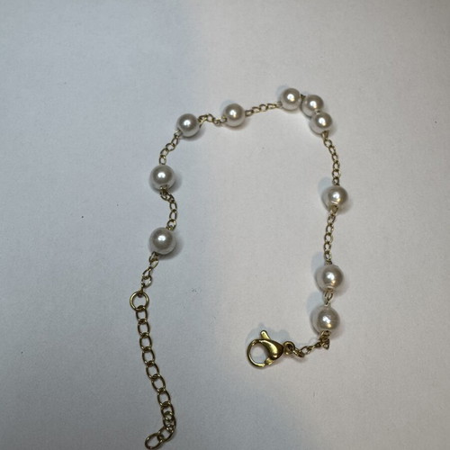 Bracelet with pearls
