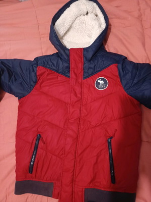 Abercrombie & Fitch boys jacket like new with sewn tear