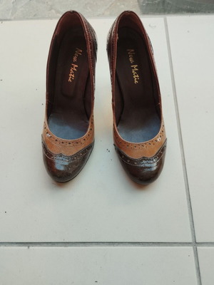 Shoes in excellent condition, size 36