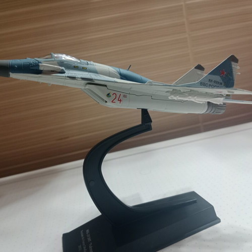 MIG-29 SMT Fulcrum Model Airplane Scale 1/100 New