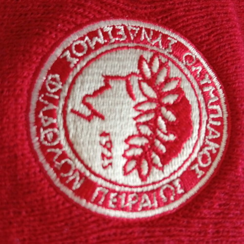 Olympiakos acrylic beanie new, one size, red