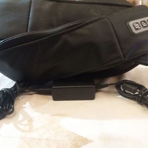 Shiatsu neck and body massager like new with 12V 2.5A power supply
