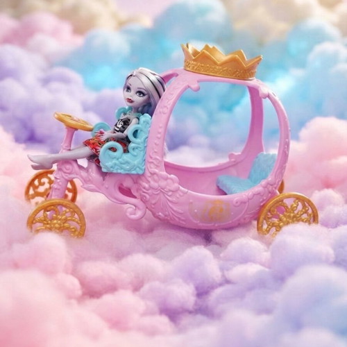 Enchantimals Mattel set with Royal Rolling Carriage and Sage Skunk doll