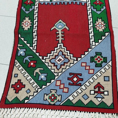 Vintage Bulgarian handwoven wool wall rug, like new, 83×53 cm