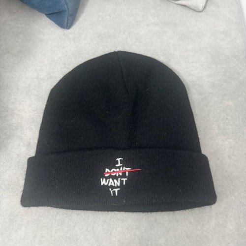 Zara women's knit cap used, black with inscription