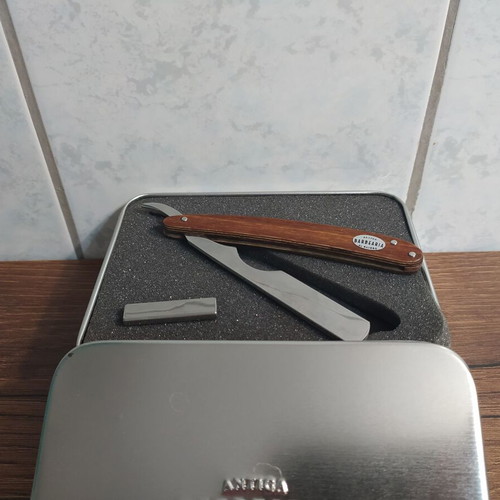Antiga Barbearia de Bairro Shavette razor like new, wooden handle
