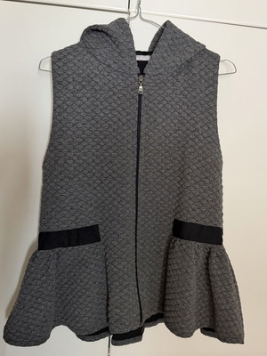 Regalinas sleeveless vest used, one size, black and gray