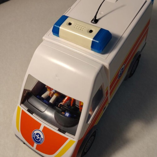 Playmobil Ambulance 5541 like new with 63 pieces and figures