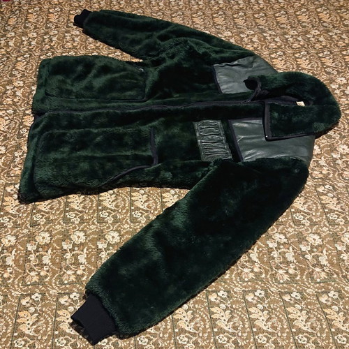 Hunting coat like new, green color, size M and L