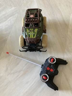 Dickie remote control car used, no batteries, not working