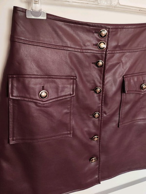 Δερμάτινη φούστα μωβ μπορντό καινούργια με χρυσά κουμπιά Orsay