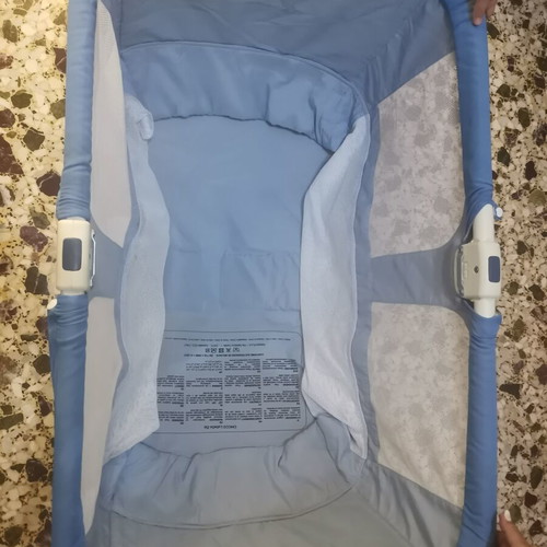 Mini Baby Cot like new with mattress and removable legs