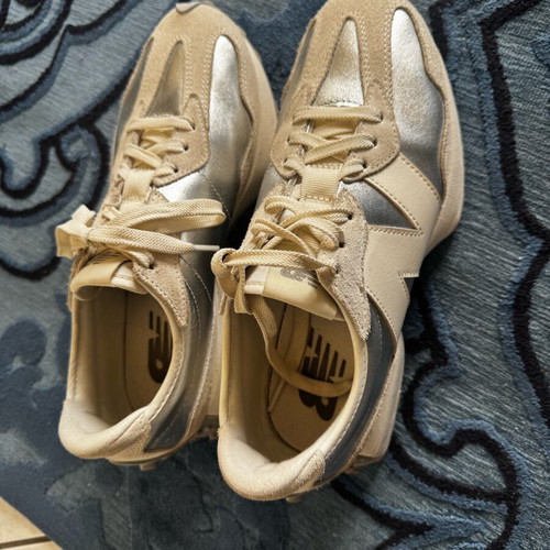 New Balance 327 sneakers like new, silver, size 41
