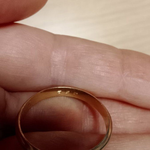 Gold ring 585 14 carat like new, 3.2 grams, 22 mm diameter