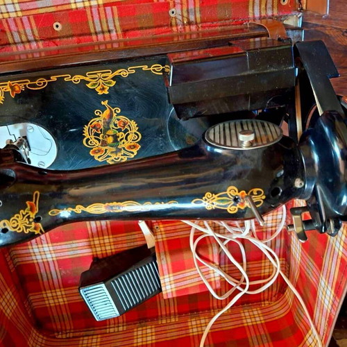 Union Soviet Electric Sewing Machine like new with case and accessories
