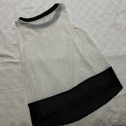 Intimissimi sleeveless blouse used, white with black details, size M