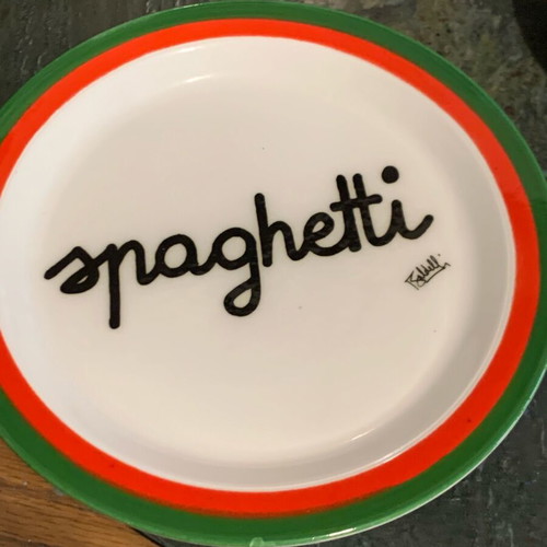 Italian porcelain spaghetti plates set of 8 like new