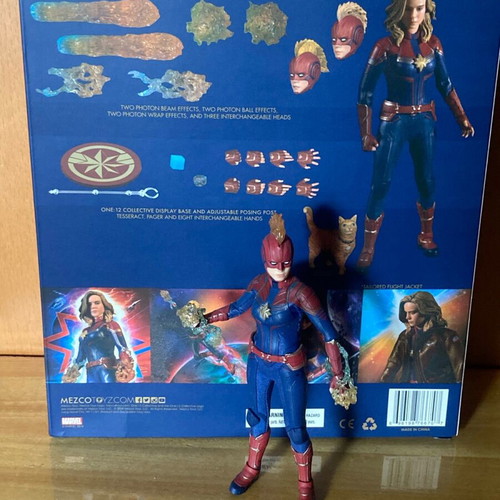 Mezco One:12 Captain Marvel figure like new