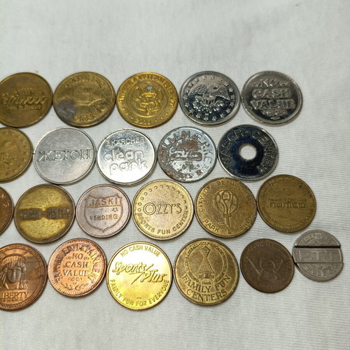 Foreign tokens used, set of 30 collectible coins