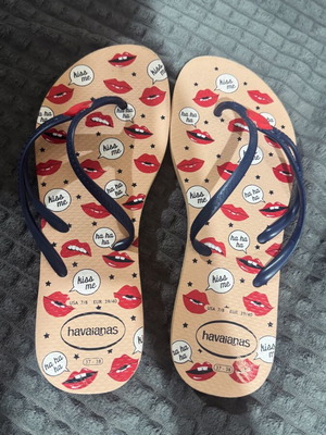 Havaianas Slim flip flops limited edition with lips print size 38 like new