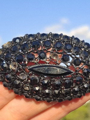 Vintage brooch used with black stones