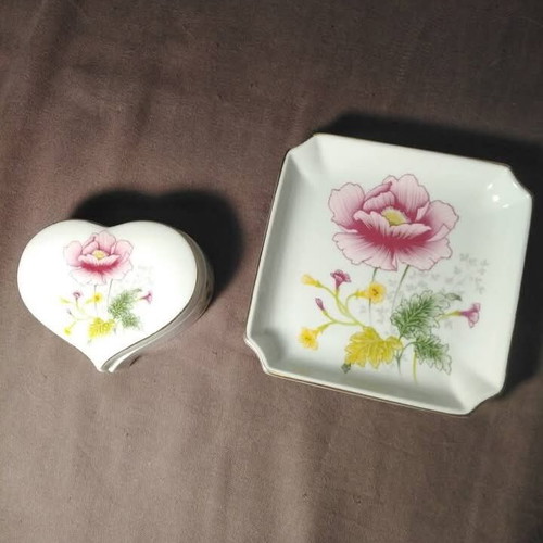Set of 2 romantic jewelry boxes made of fine porcelain Japan