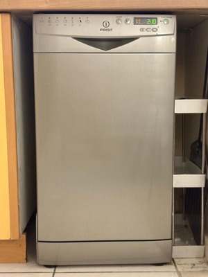 Indesit dishwasher 40cm