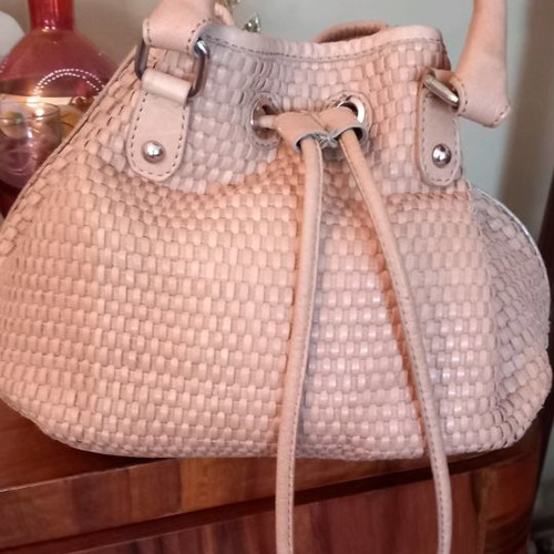 Uuterque leather pouch with strap