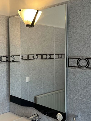 Καθρέπτης μπάνιου μεταχειρισμένος 90 x 110 cm με πλαίσιο από κρύσταλλο