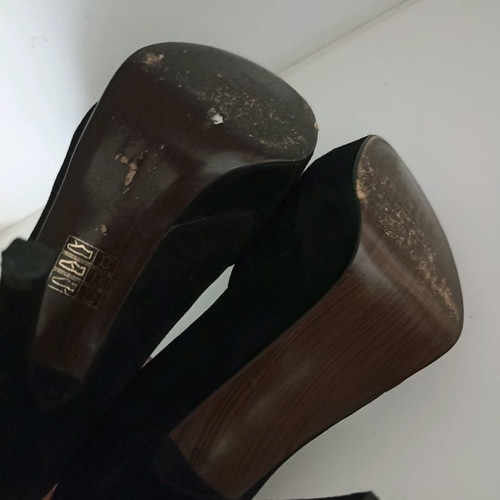 Stuart Weitzman Peep-Toe Black Pumps like new, size 37