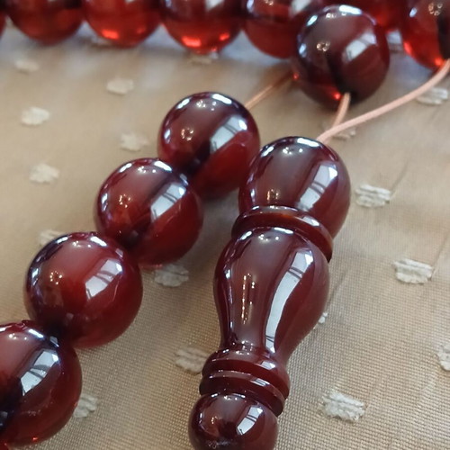 Bakelite Komboloi like new, 33 beads, traditional oriental finish