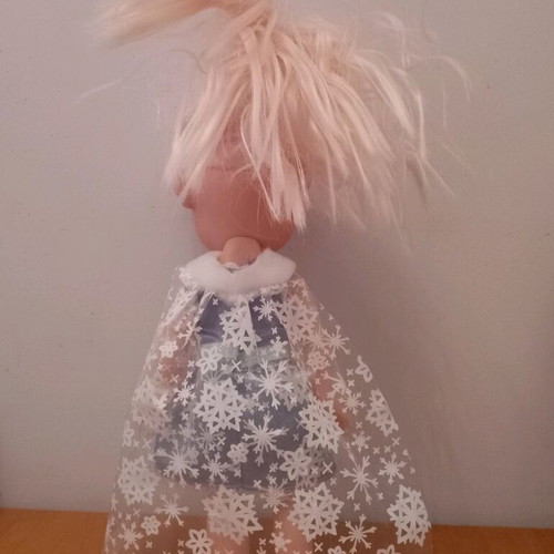 Elsa Frozen doll like new, 35 cm height