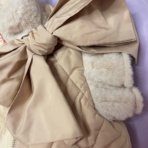 Girls' sleeveless vest like new, beige, age 4-5